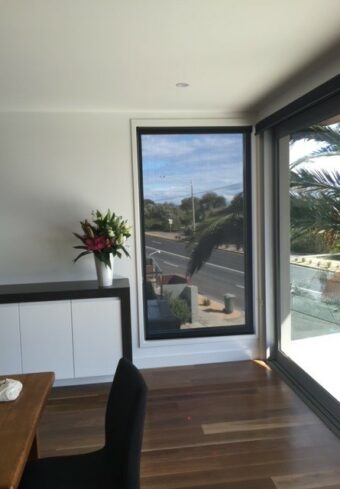 SUNSCREEN ROLLER BLINDS IN CHARCOAL