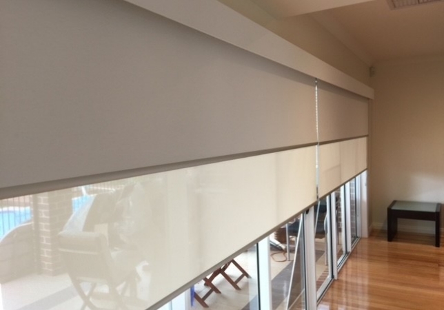 3-indoor-roller-blind-to-compliment