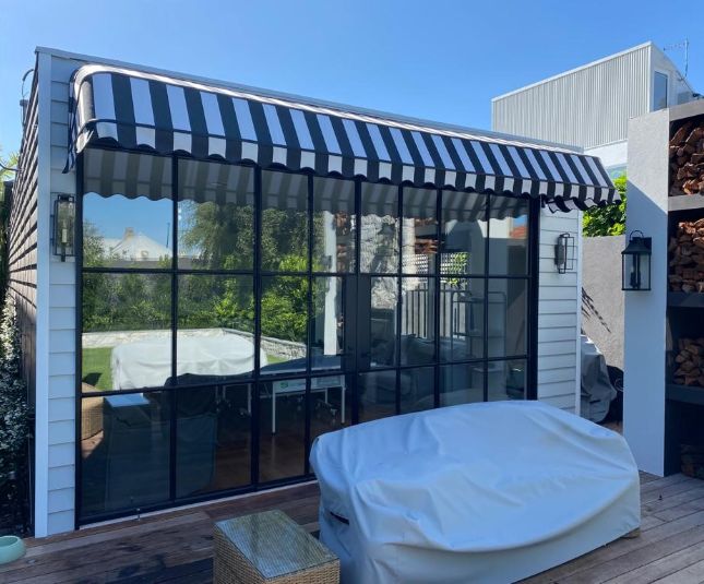 CUSTOM 5M DUTCH HOOD BLACK & WHITE CANVAS (2)