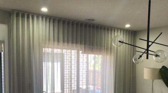 floor to ceiling wave folding sheer drapes