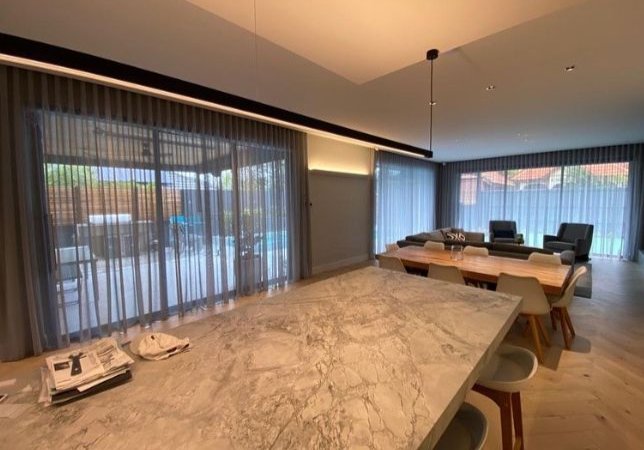 motorised electric curtains and motorised roller blinds melbourne (1)