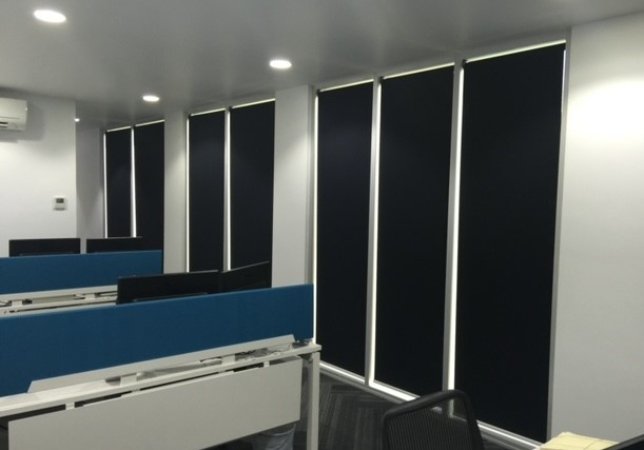 COMMERCIAL ROLLER BLINDS FOR OFFICES1 (1)