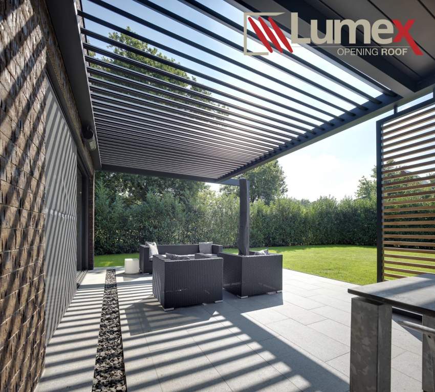 Retractable-Pleated-Pergola