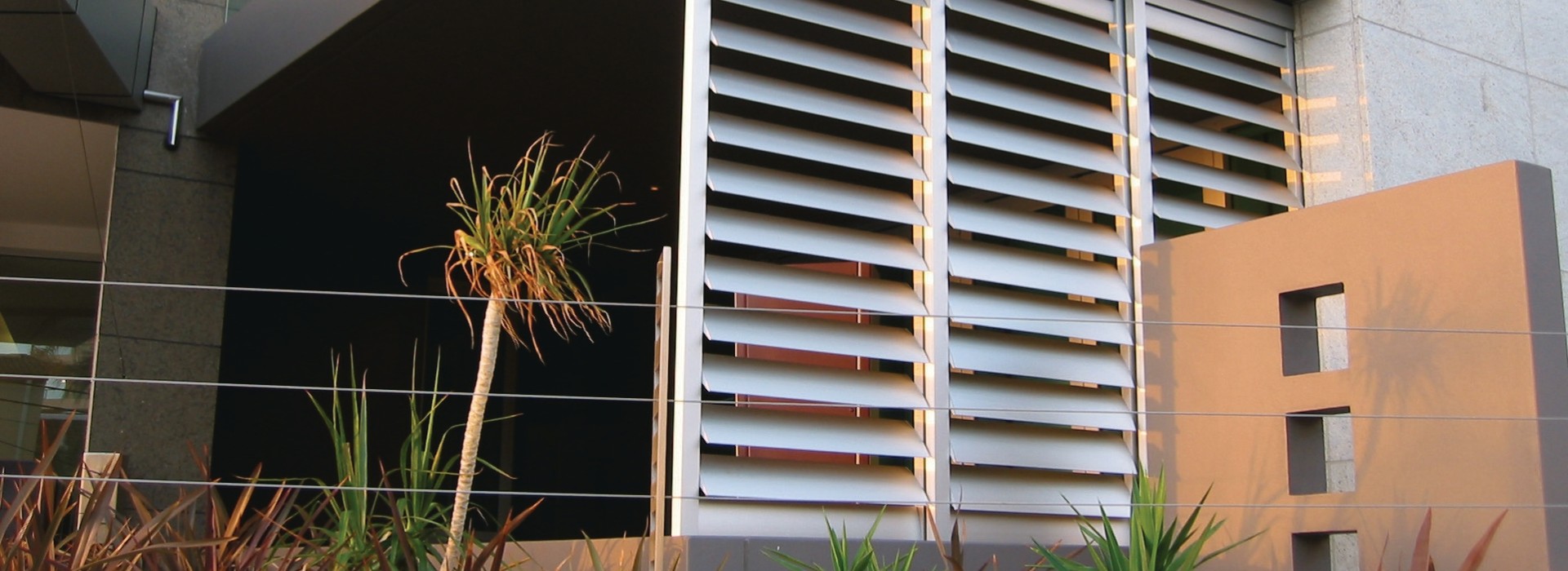 aluminium-shutter-banner