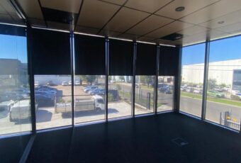 COMMERCIAL OFFCE ROLLER BLINDS