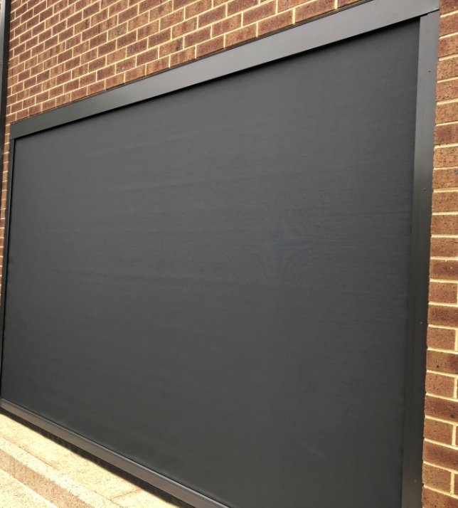 ezip motorised black mesh