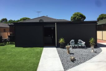 ziptrak thomastown with doorway post (2)