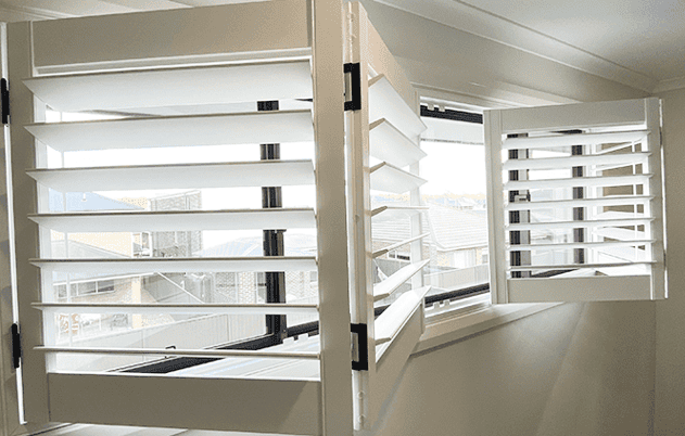 Double Hinged Plantation