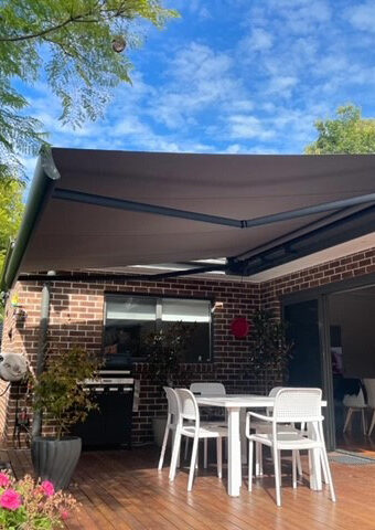 SIENA SEMI CASSETTE RAFTER MOUNTED WITH EXTRUDED ALUMINIUM BACK COVER 2