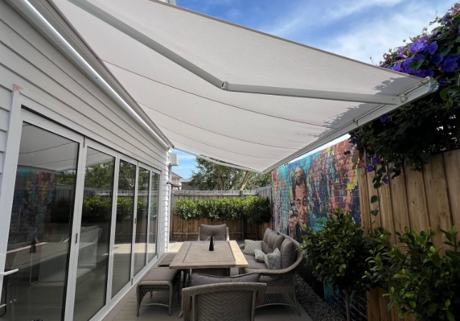 Retractable Outdoor Awnings
