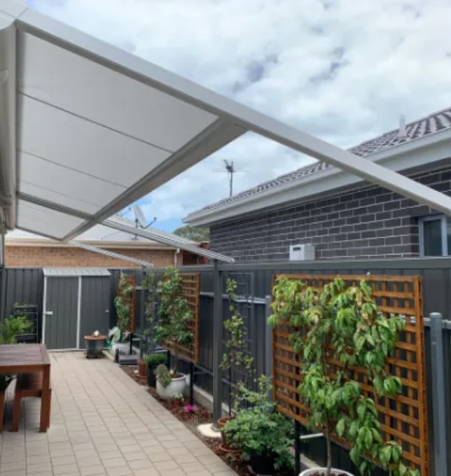 Retractable Outdoor Awnings