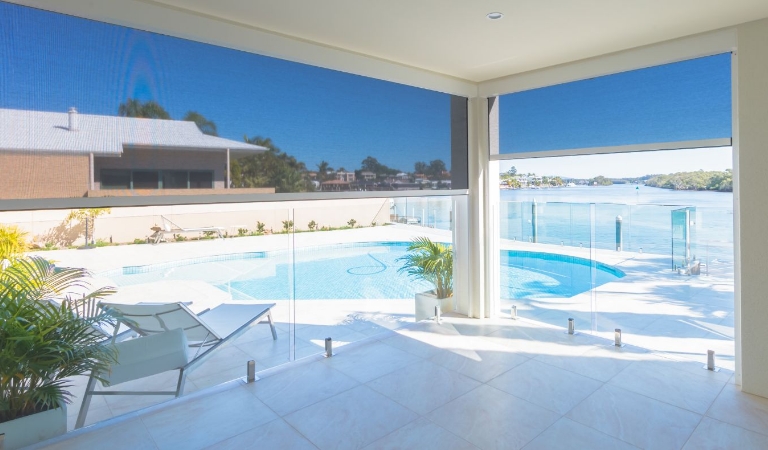 mobile-zipscreen-outdoor-blinds-2