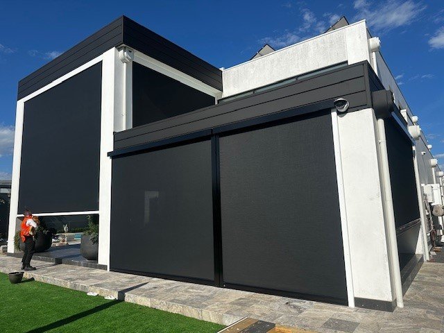 zipscreen extreme widespan 7m outdoor blind in brighton with 5m drop