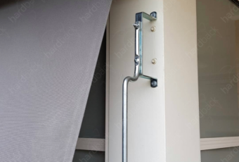 Auto Sunblind with a galvanized steel locking arm